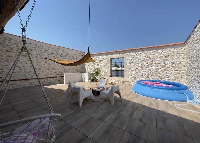 La Vigneronne Bleue בית אירוח